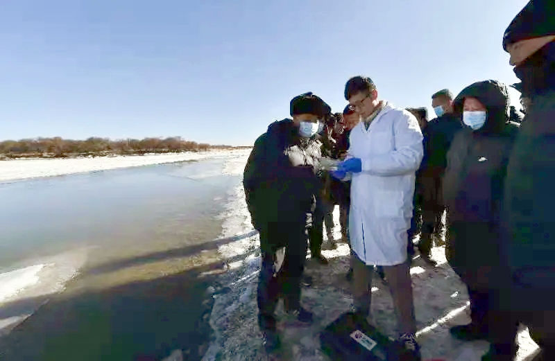 抓好黃河大保護(hù)、協(xié)同推進(jìn)大治理——?jiǎng)⑵簳洭F(xiàn)場(chǎng)指導(dǎo)調(diào)研天晟源環(huán)保監(jiān)測(cè)工作